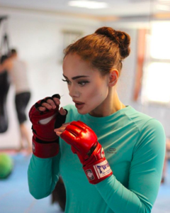 Camilla Kongshavn
挪威泰国混血演员
巴西柔术、泰拳教练
出演《战狼2》《大闹天竺》